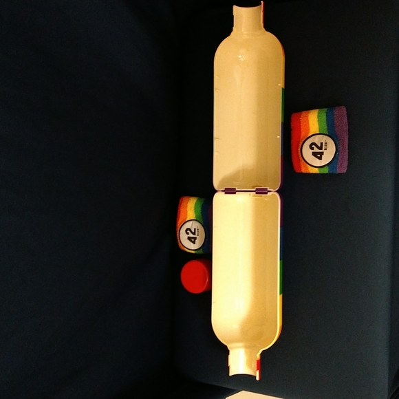 Limited Edition Absolut Vodka Colors Skin 1 Litre - Rainbow Pride Bottle Cover - Picture 6 of 6